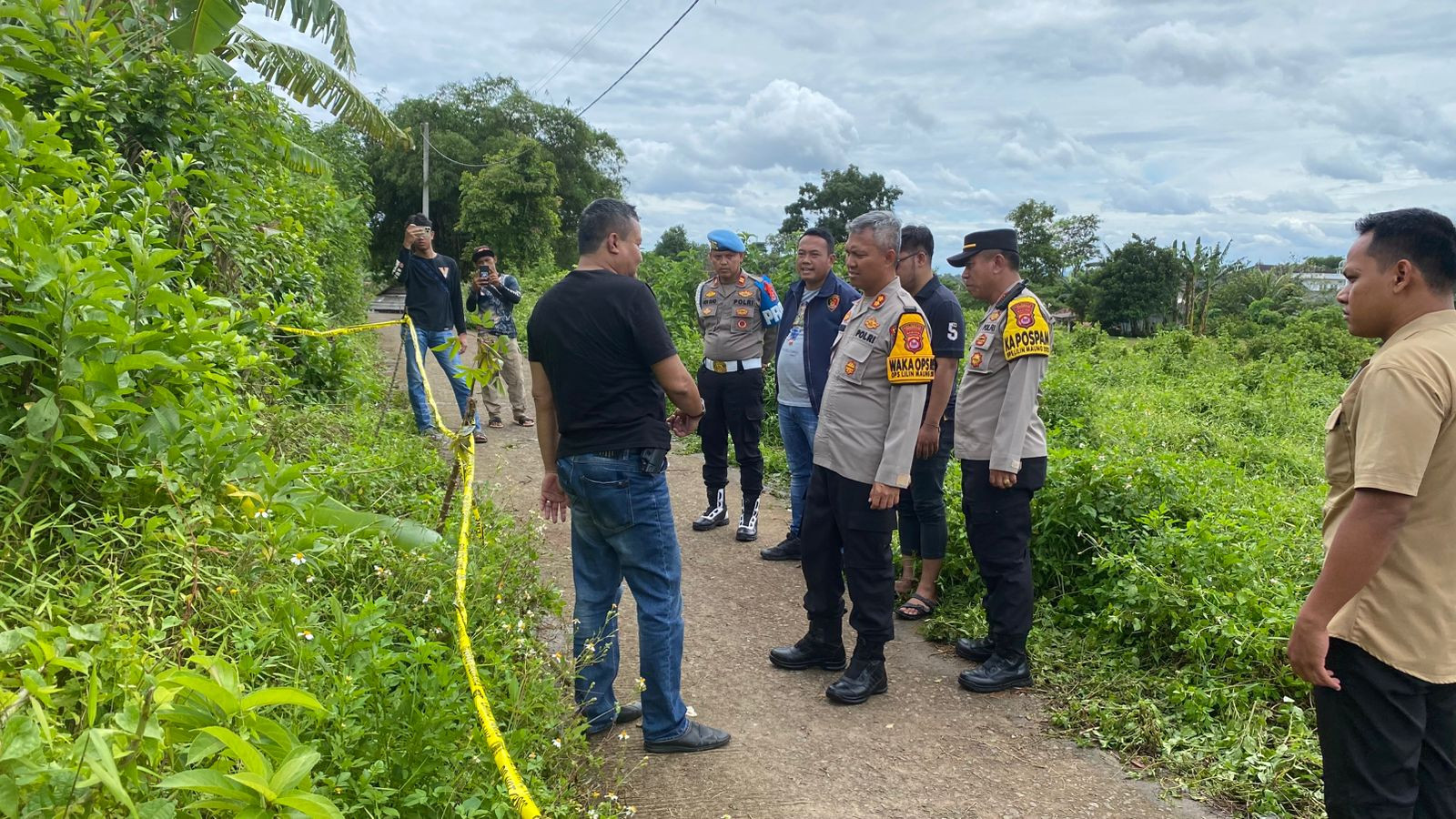 Seorang Pria Ditemukan Tak Bernyawa di Pinggir Jalan di Jambe, Polresta Tangerang Cek TKP dan Lakuka